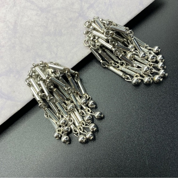 CORO Clip-On Earrings Vintage Chain Links Dangles - Picture 2 of 9